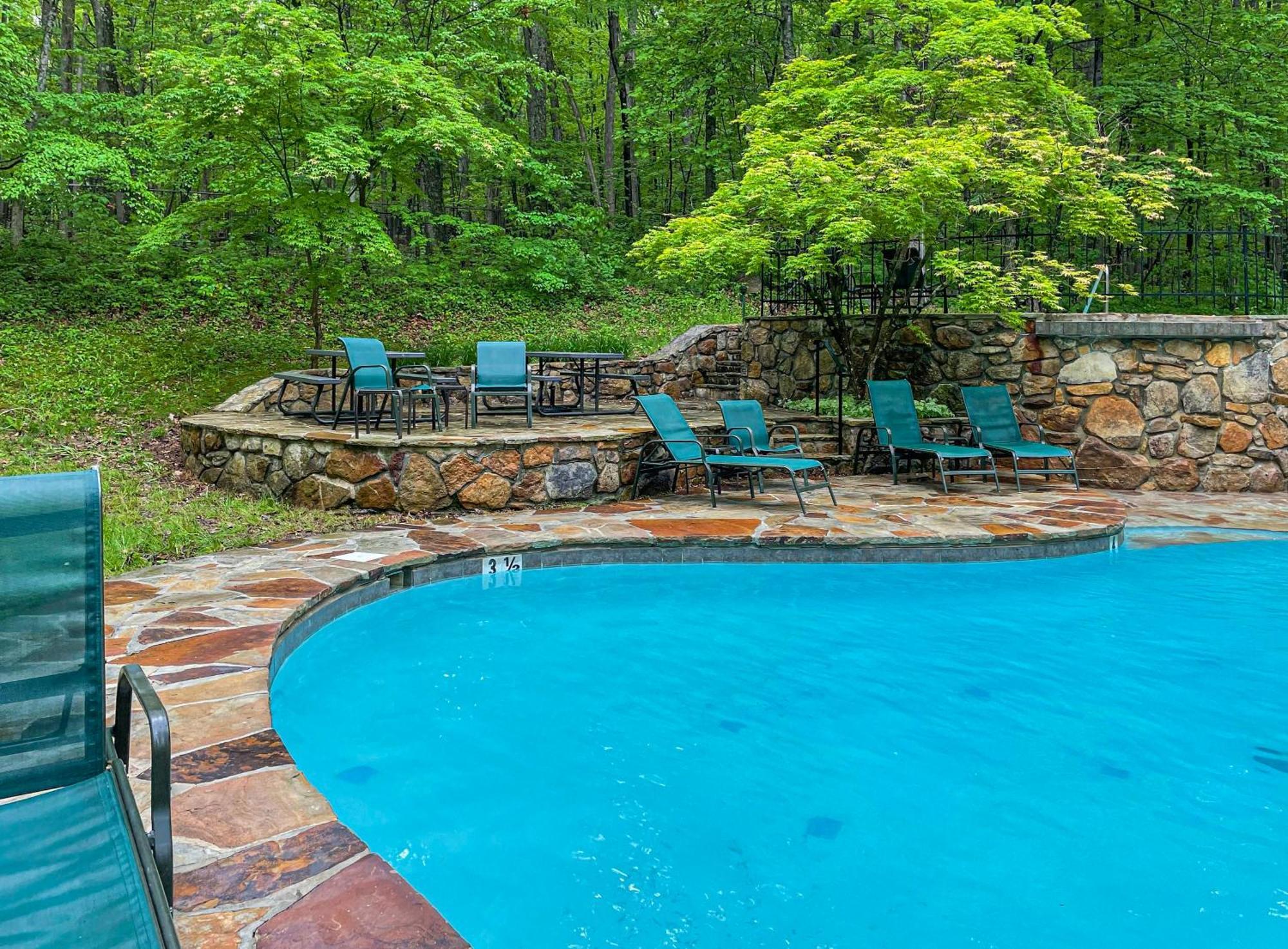 Modern Retreat W Hot Tub, Deck & Resort Amenities Berkeley Springs Exteriér fotografie