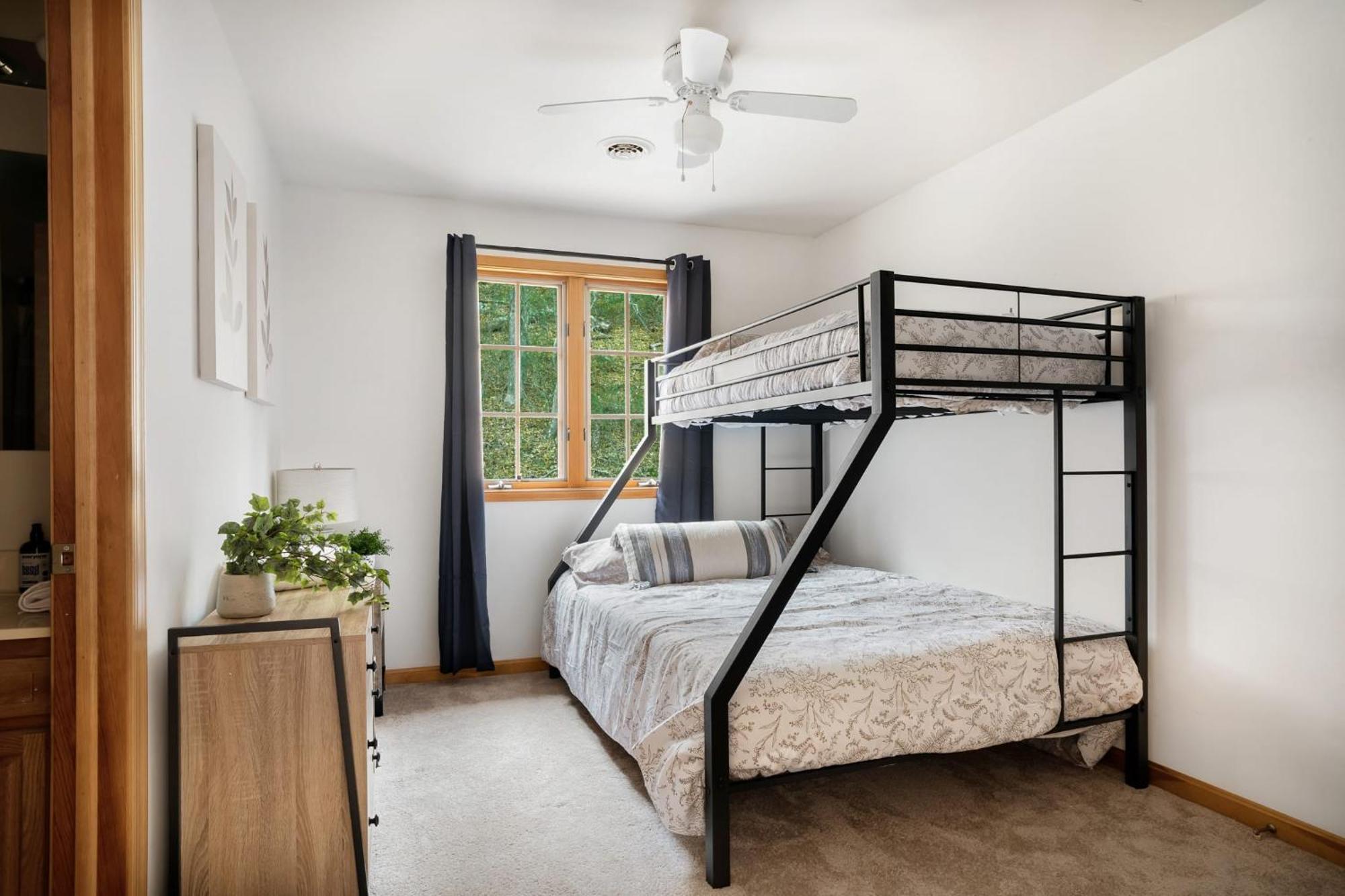 Modern Retreat W Hot Tub, Deck & Resort Amenities Berkeley Springs Exteriér fotografie