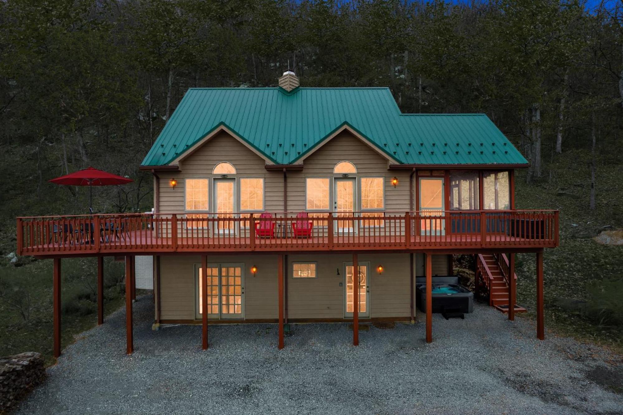 Modern Retreat W Hot Tub, Deck & Resort Amenities Berkeley Springs Exteriér fotografie