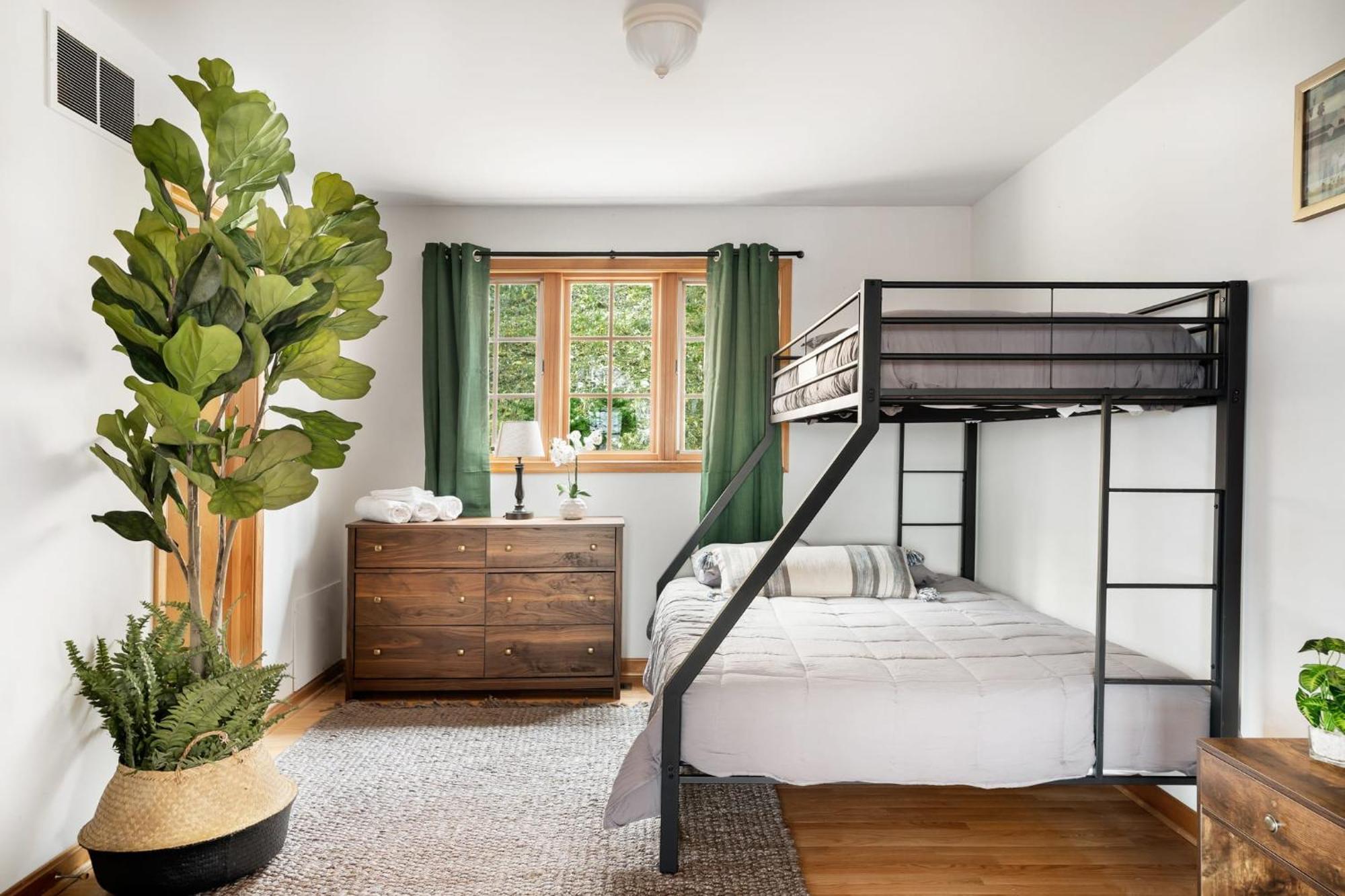 Modern Retreat W Hot Tub, Deck & Resort Amenities Berkeley Springs Exteriér fotografie