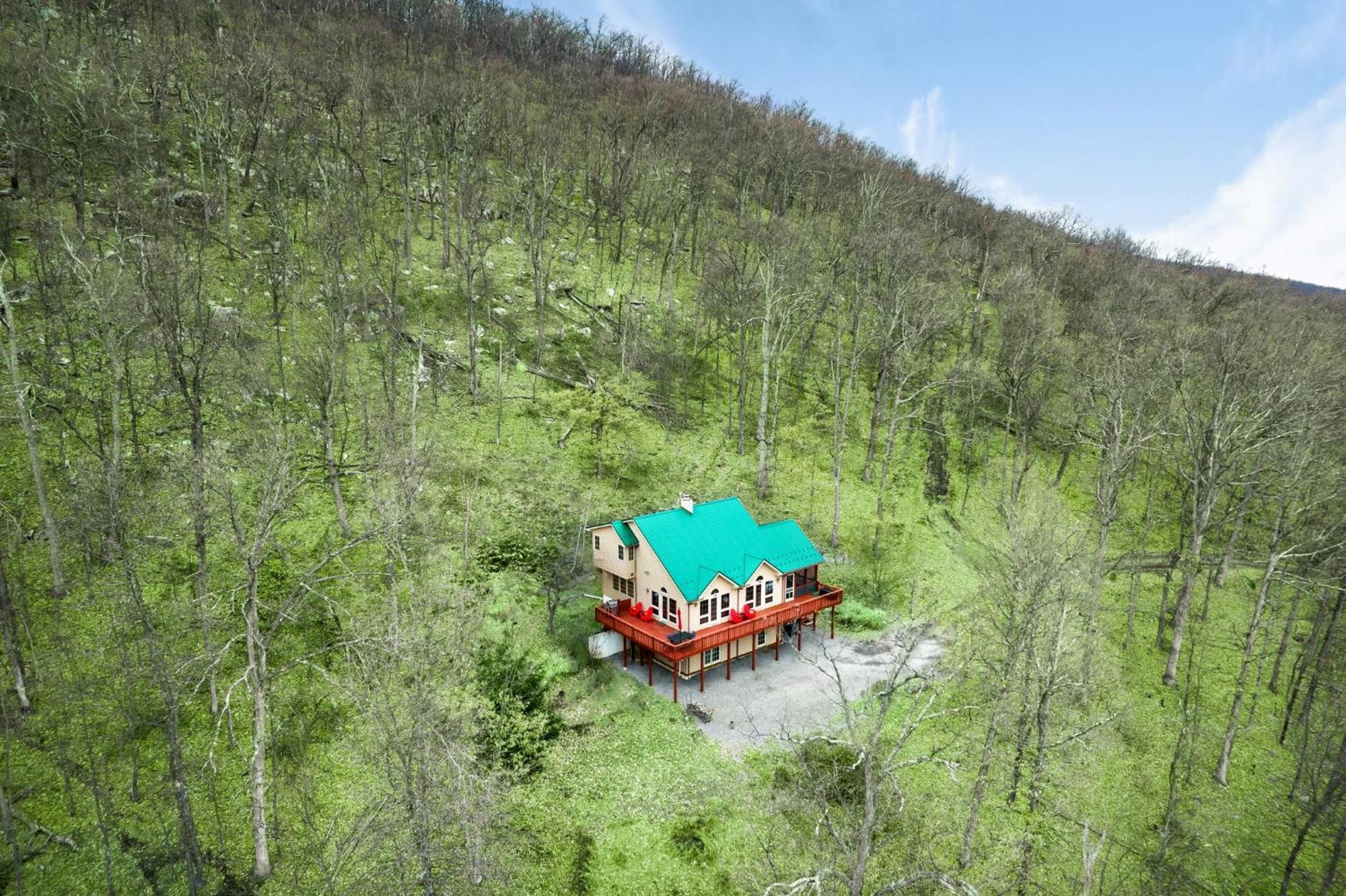 Modern Retreat W Hot Tub, Deck & Resort Amenities Berkeley Springs Exteriér fotografie