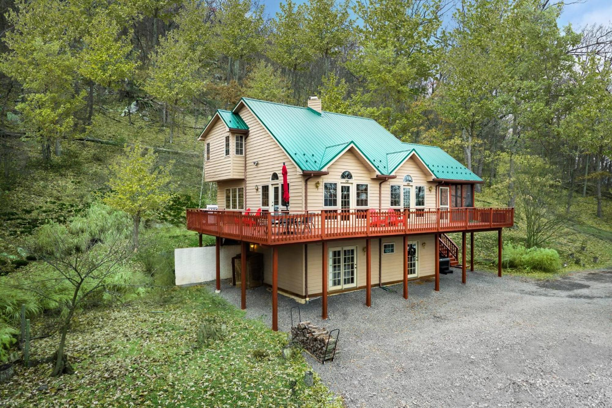Modern Retreat W Hot Tub, Deck & Resort Amenities Berkeley Springs Exteriér fotografie